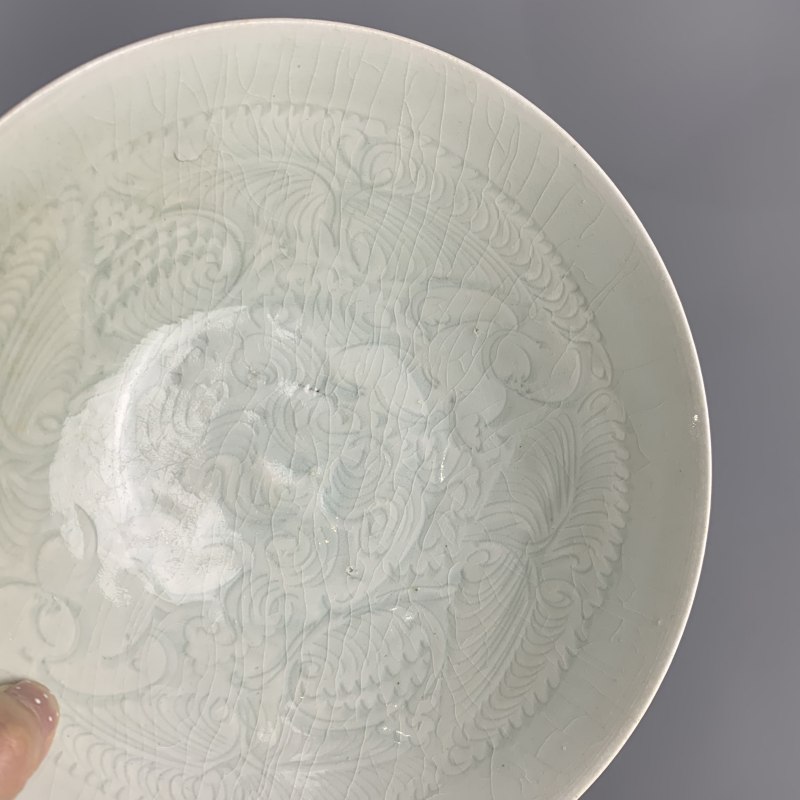 明代 青白釉刻娃娃碗 - 图8