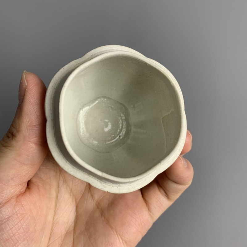 明代 青白釉瓜棱胭脂盒 - 图12