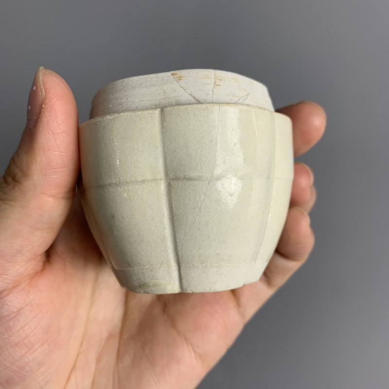 明代 青白釉瓜棱胭脂盒 - 图14