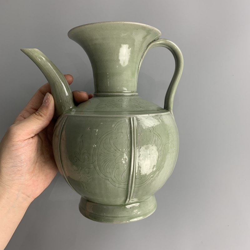 明代 青釉刻花执壶 - 图5