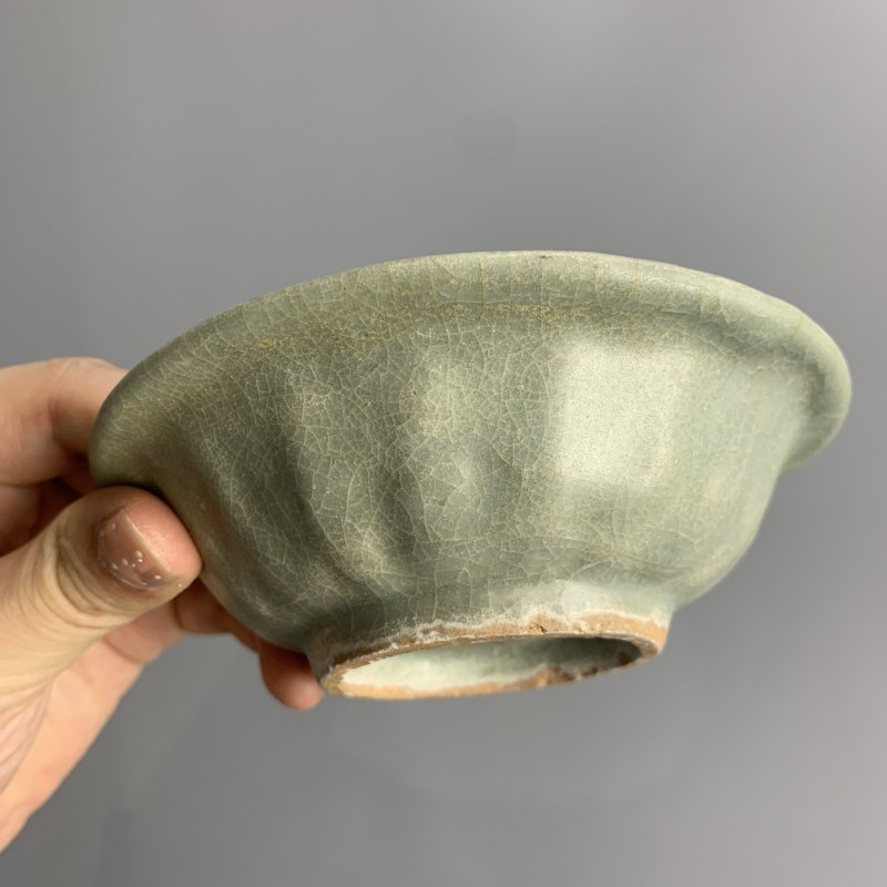 明代 龙泉窑粉青釉双鱼洗 - 图9