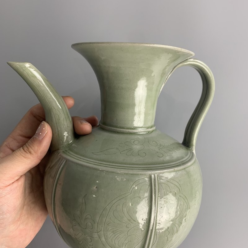 明代 青釉刻花执壶 - 图6