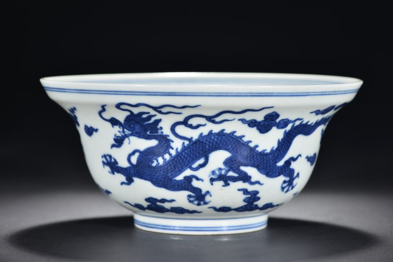 清 青花折沿龙纹碗 - 图3