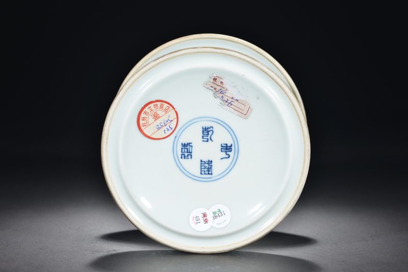 清 斗彩缠枝莲纹烛台 - 图3