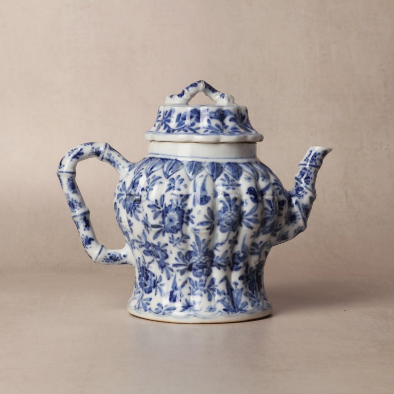 清康熙 青花竹節紋茶蓋壺 | Santos Collection | A fine Chinese blue and white 'bamboo' teapot and cover, Qing dynasty, Kangxi period - 图18