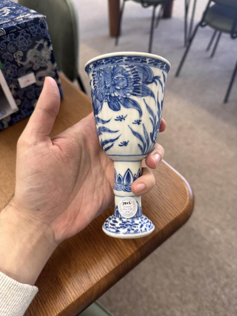 清康熙 青花花卉紋高足盃 | Santos Collection | A Chinese blue and white goblet, Qing dynasty, Kangxi period - 图2