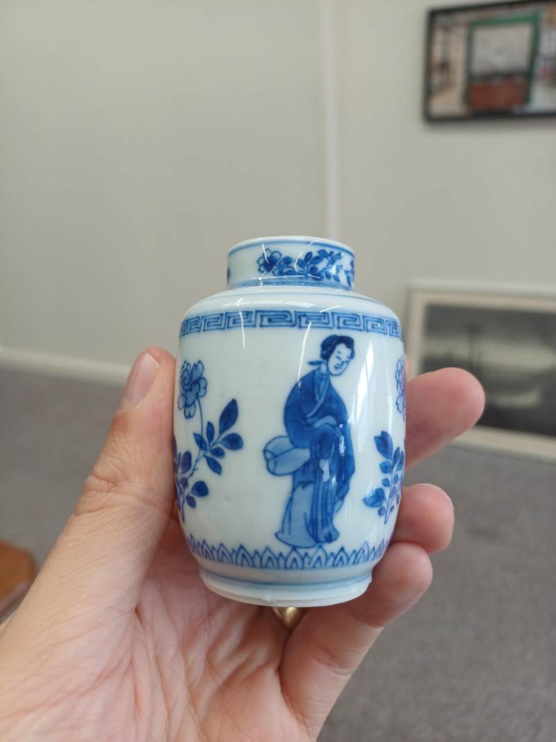 清康熙 青花仕女圖蓋罐 《玉》款 | Santos Collection | A fine Chinese blue and white 'ladies' jar and cover, Qing dynasty, Kangxi period - 图9