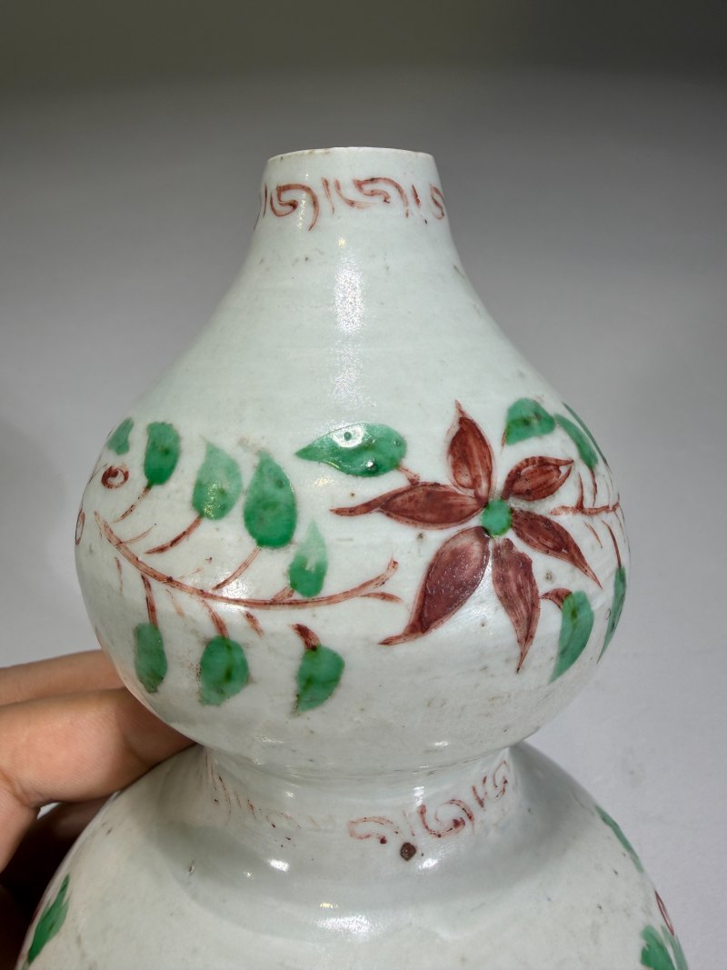 明 红绿彩缠枝花卉纹葫芦瓶 - 图8