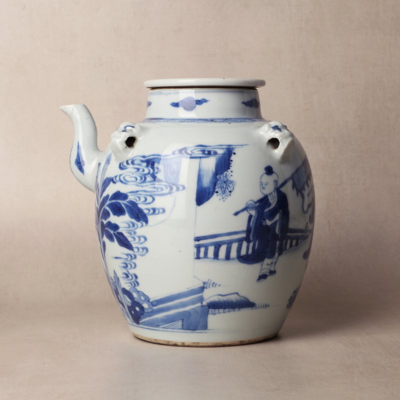 清康熙 青花嬰戲圖酒壺 | Santos Collection | A Chinese blue and white 'boys' wine pot, Qing dynasty, Kangxi period - 图1