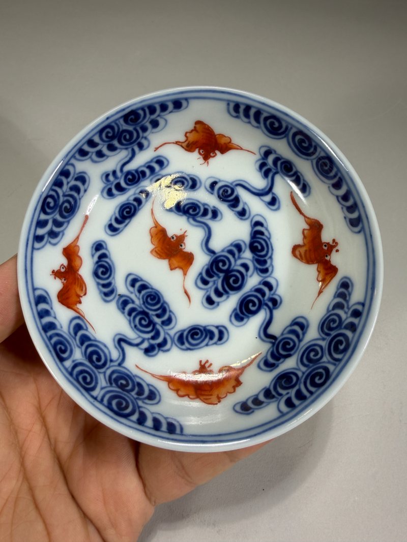 清光绪 青花矾红云蝠纹蝶 - 图2