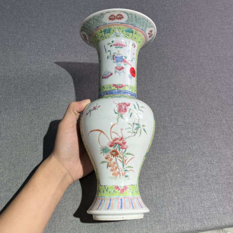 清晚期粉彩花卉花觚 - 图4