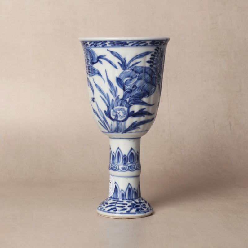 清康熙 青花花卉紋高足盃 | Santos Collection | A Chinese blue and white goblet, Qing dynasty, Kangxi period - 图1