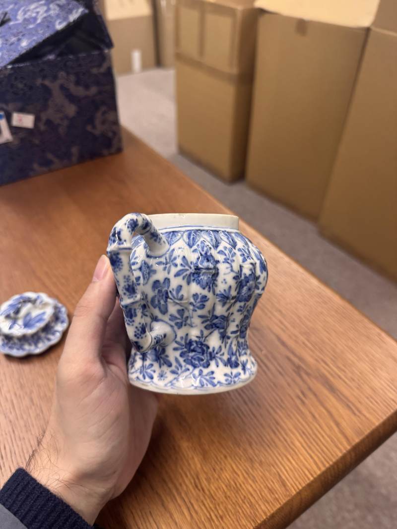 清康熙 青花竹節紋茶蓋壺 | Santos Collection | A fine Chinese blue and white 'bamboo' teapot and cover, Qing dynasty, Kangxi period - 图9