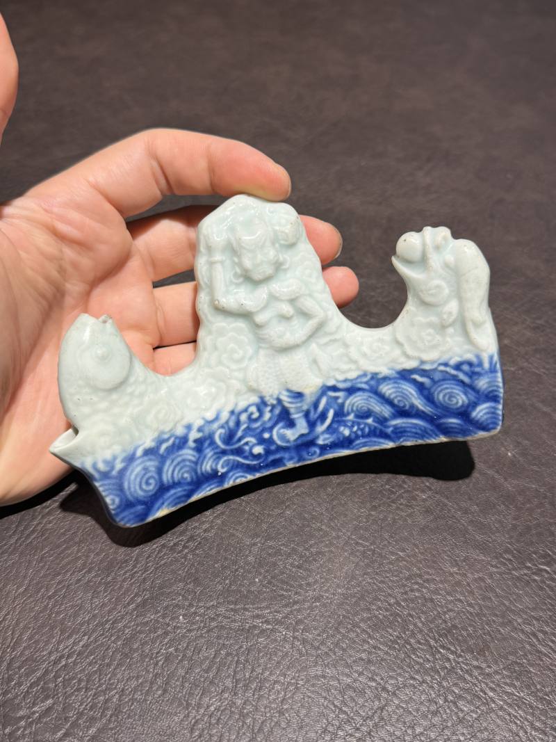 明万历 青花魁星点斗笔架 - 图2
