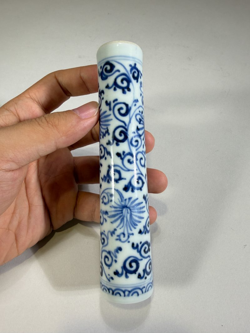 清康熙 青花缠枝花卉纹香筒 - 图2