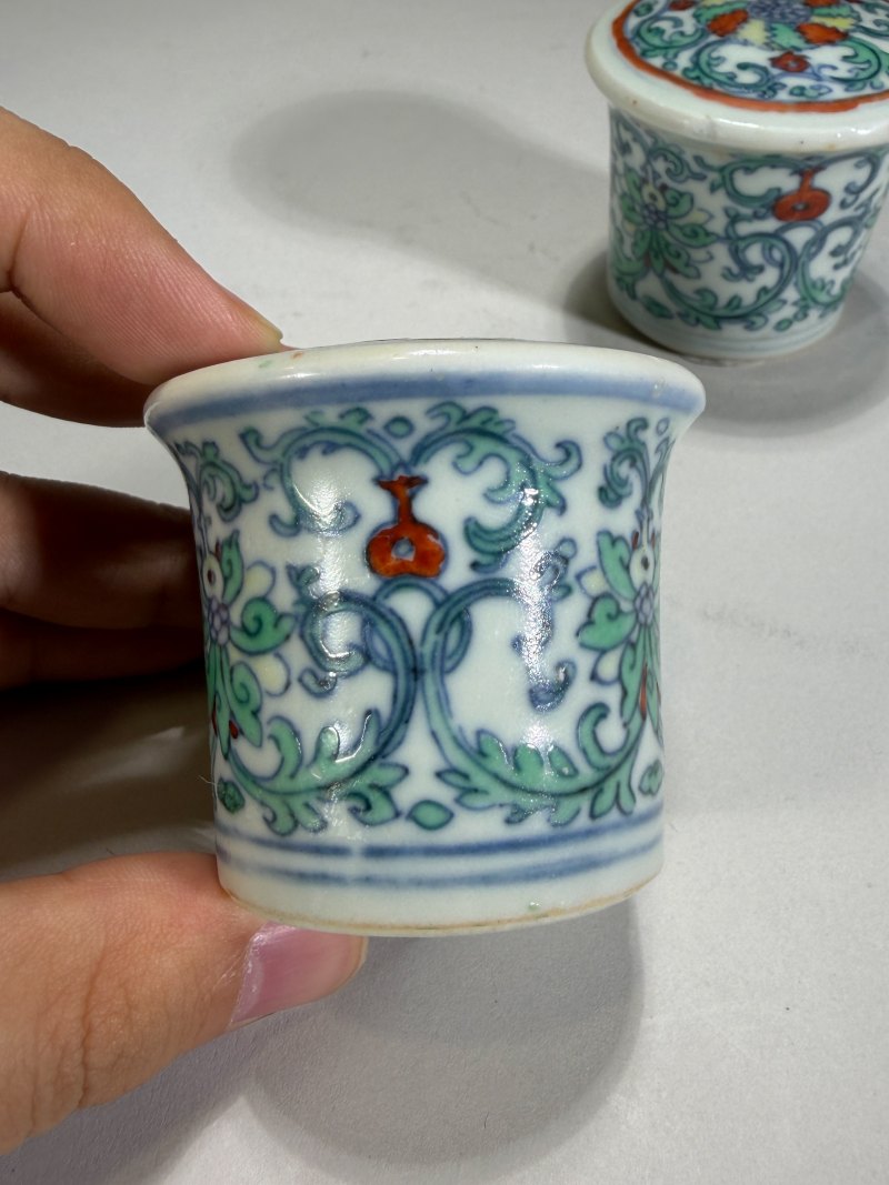清雍正 斗彩缠枝花卉纹轴头一对 - 图10