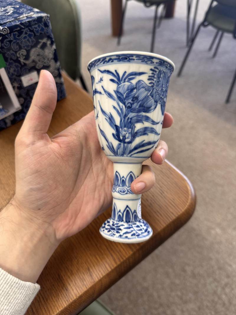 清康熙 青花花卉紋高足盃 | Santos Collection | A Chinese blue and white goblet, Qing dynasty, Kangxi period - 图3