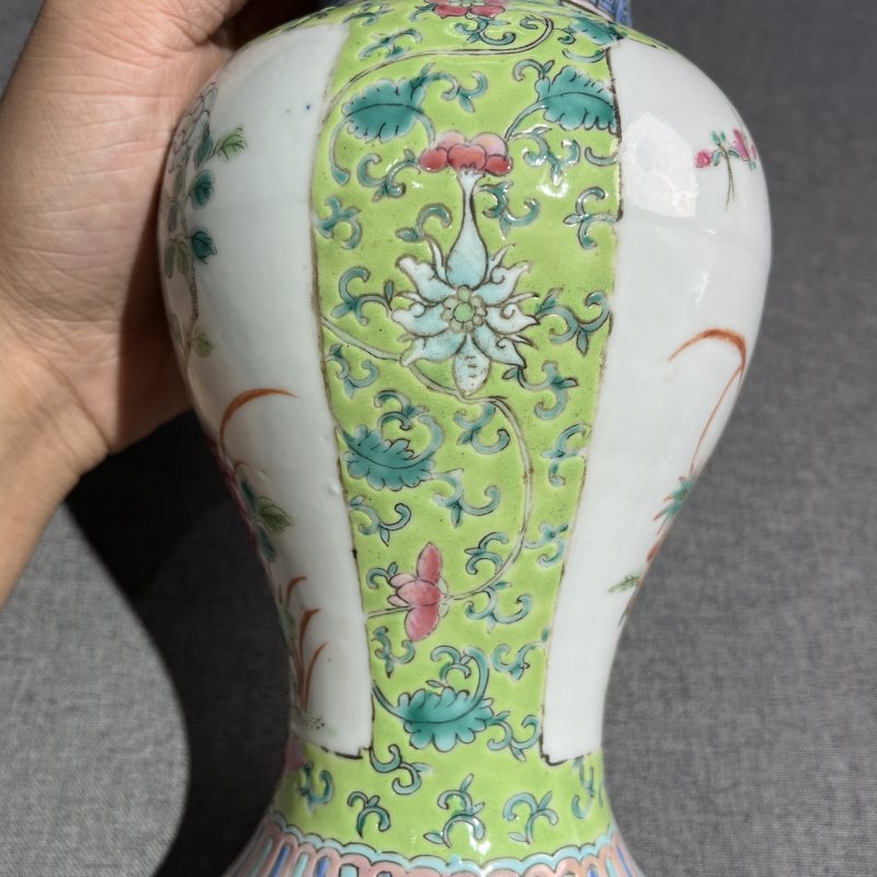 清晚期粉彩花卉花觚 - 图6