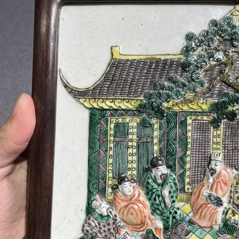 清晚期五彩高浮雕人物纹瓷板 - 图7