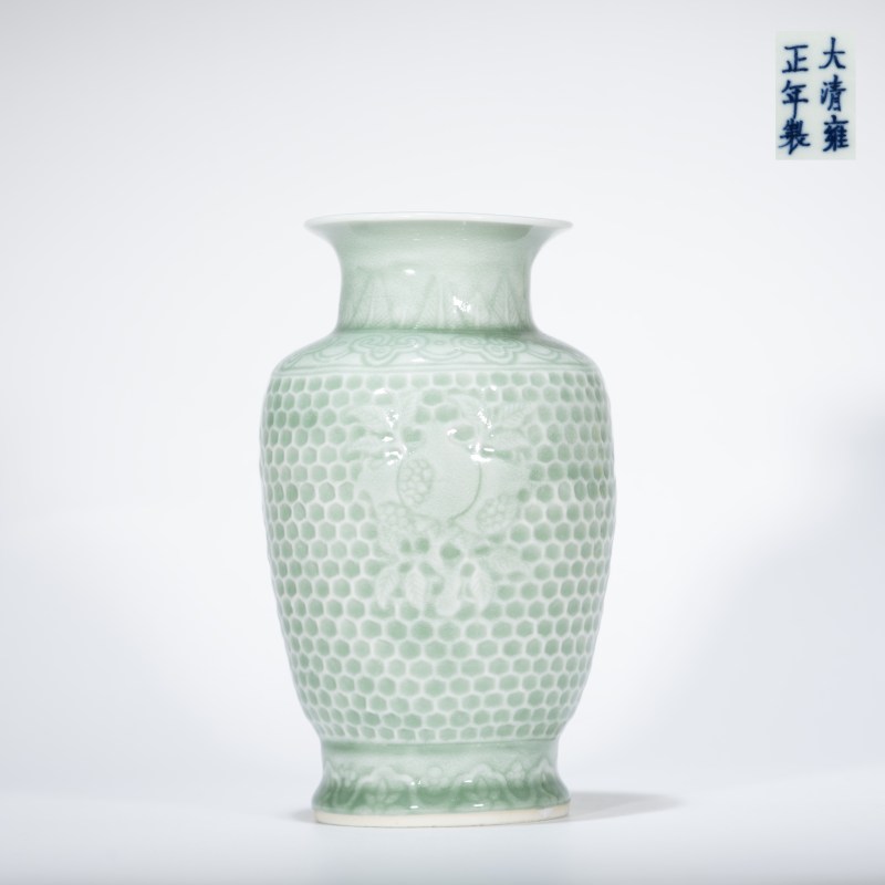 清 青釉三多纹尊 - 图1
