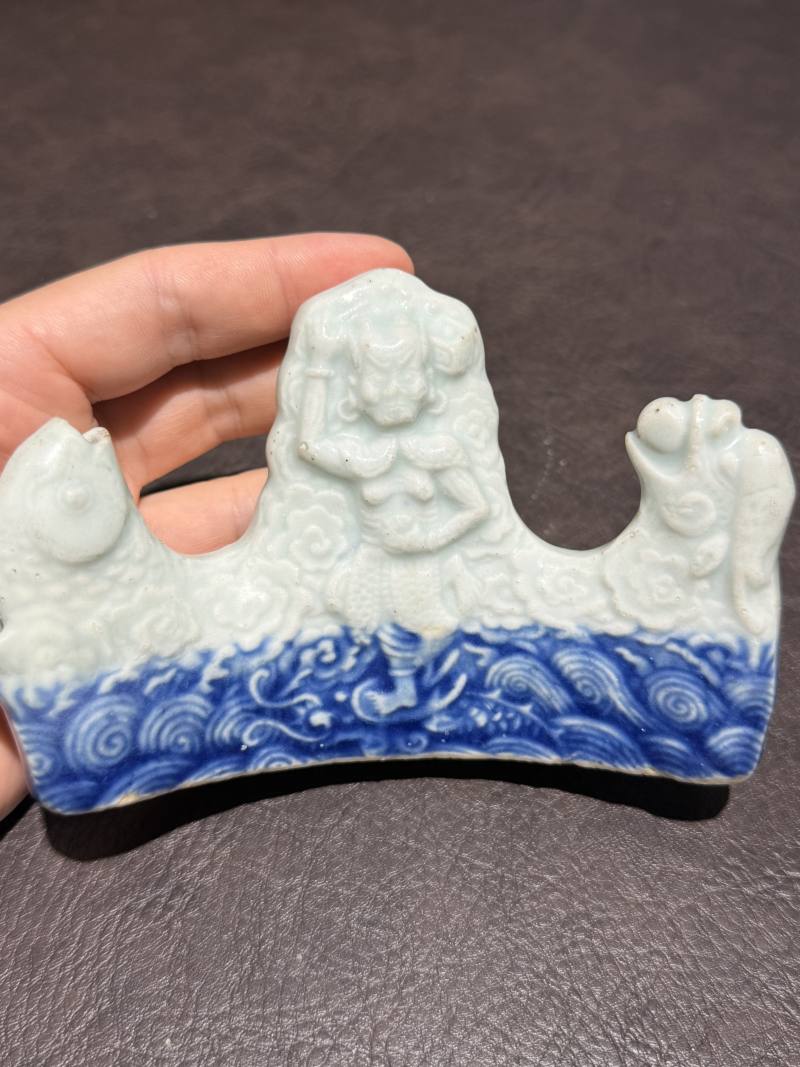 明万历 青花魁星点斗笔架 - 图4