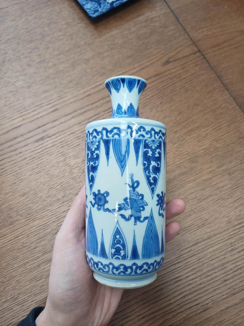 清康熙 青花筒瓶一對 | Santos Collection | A pair of Chinese blue and white cylindrical vases, Qing dynasty, Kangxi period - 图7