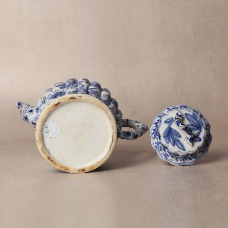 清康熙 青花竹節紋茶蓋壺 | Santos Collection | A fine Chinese blue and white 'bamboo' teapot and cover, Qing dynasty, Kangxi period - 图20