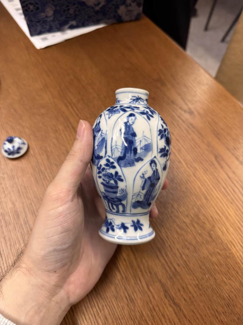 清康熙 青花仕女圖蓋罐 | Santos Collection | A Chinese blue and white 'ladies' jar and cover, Qing dynasty, Kangxi period - 图2