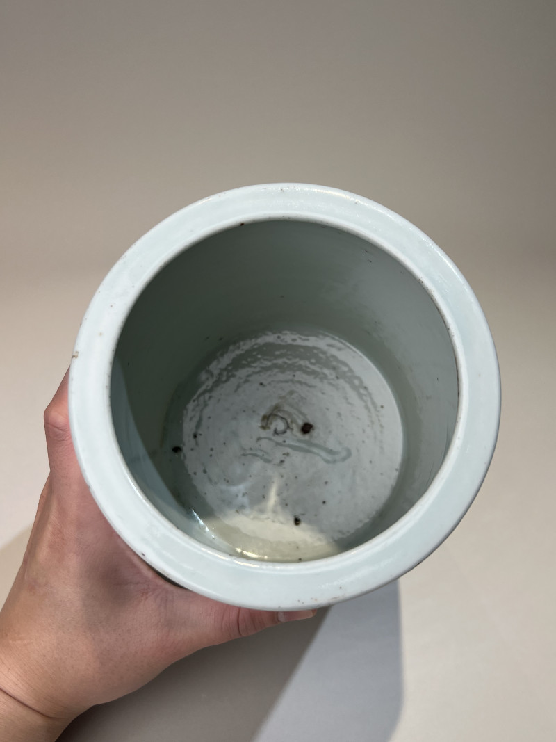 清 粉青釉暗刻岁寒三友纹笔筒 - 图5