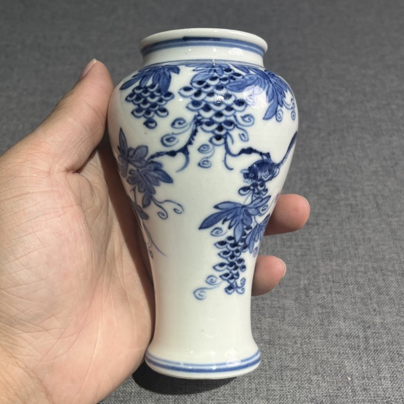 清乾隆青花松鼠葡萄纹广口瓶 - 图4