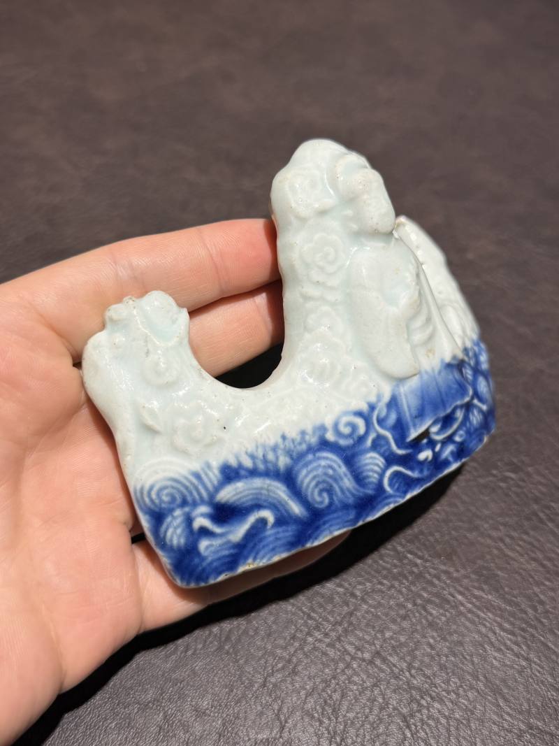 明万历 青花魁星点斗笔架 - 图6