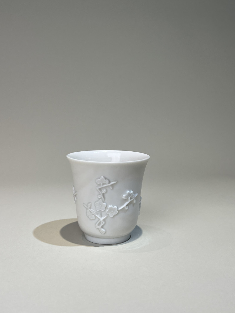 十七世纪 德化模印梅花纹杯 - 图1