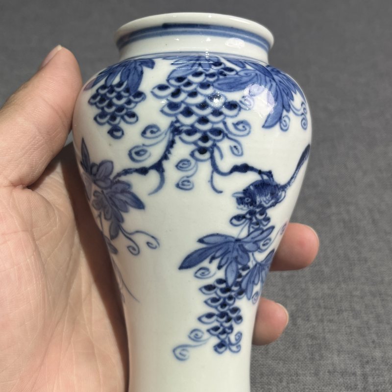 清乾隆青花松鼠葡萄纹广口瓶 - 图5