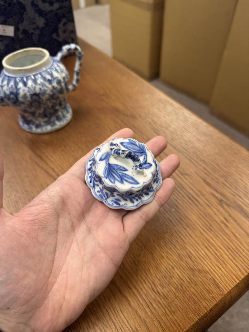 清康熙 青花竹節紋茶蓋壺 | Santos Collection | A fine Chinese blue and white 'bamboo' teapot and cover, Qing dynasty, Kangxi period - 图21