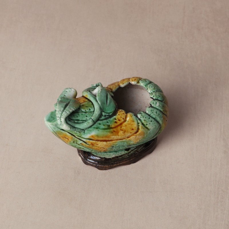 清康熙 素三彩瓜形水丞 | Santos Collection | A Chinese sancai-glazed 'melon' water pot, Qing dynasty, Kangxi period - 图6
