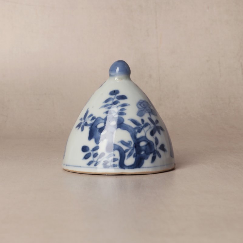 清康熙 青花仕女圖水滴 | Santos Collection | A rare Chinese blue and white 'ladies' water dropper, Qing dynasty, Kangxi period - 图2