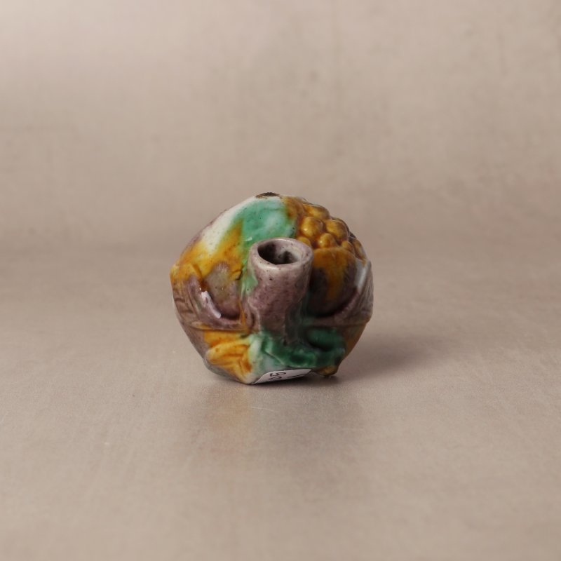清康熙 三彩石榴型小水滴 | Santos Collection | A small Chinese sancai-glazed 'pomegranate' water dropper, Qing dynasty, Kangxi period - 图4