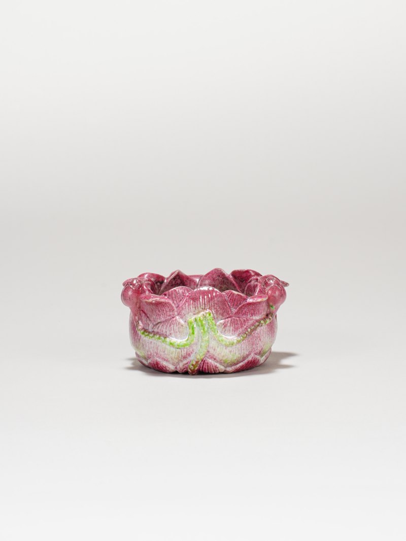 清中期 粉彩仿生荷花花形水盂 - 图1
