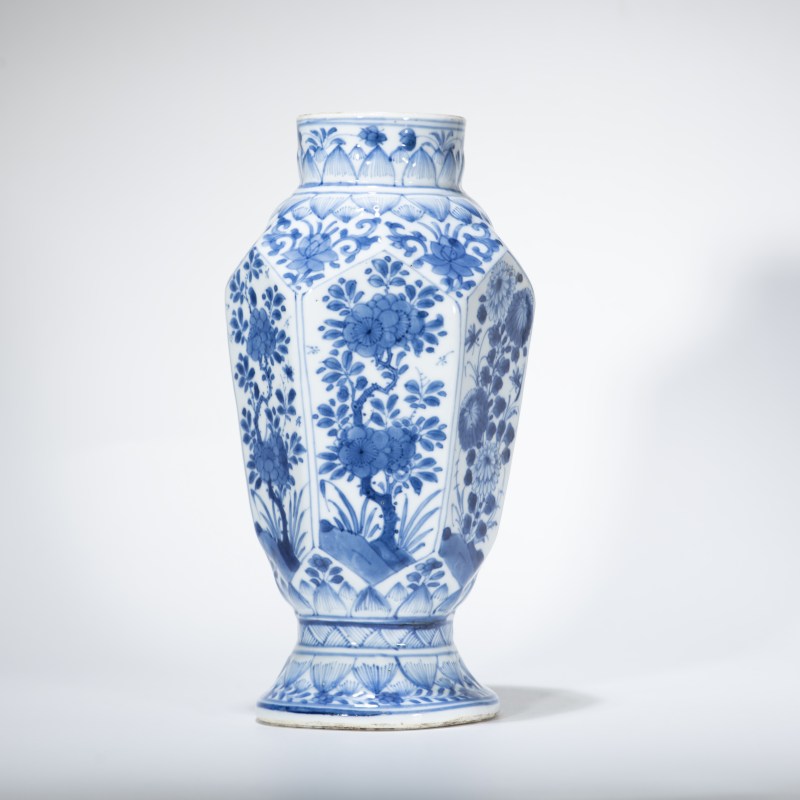 清康熙 青花花卉纹瓶 - 图1