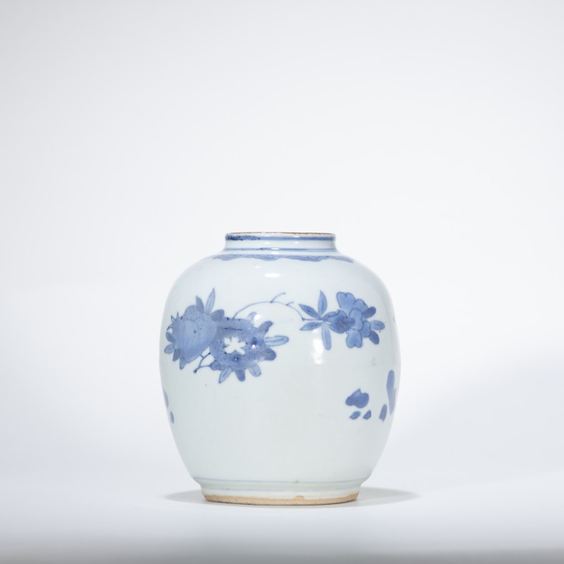 清顺治 青花洞石图罐 - 图1
