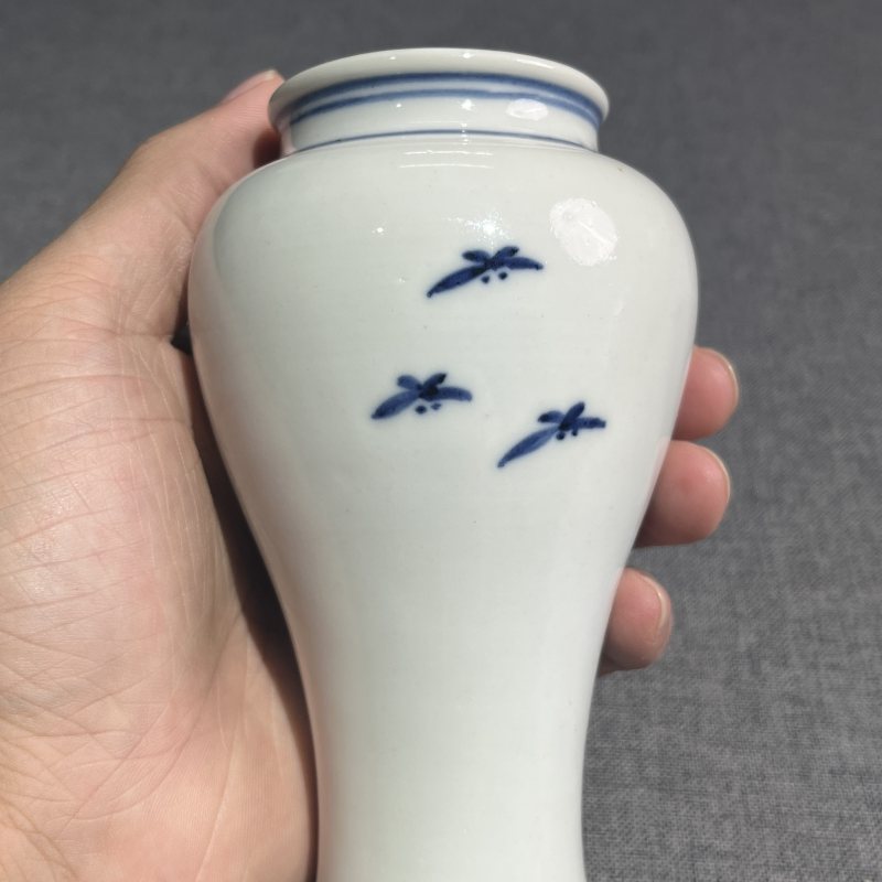 清乾隆青花松鼠葡萄纹广口瓶 - 图7