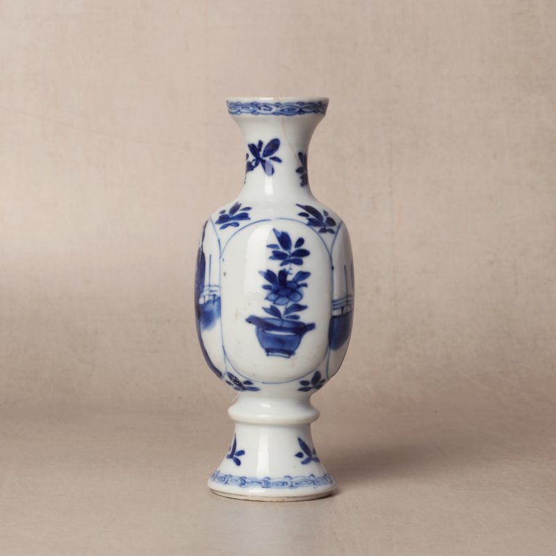 清康熙 青花仕女圖瓶 | Santos Collection | A Chinese blue and white 'ladies' vase, Qing dynasty, Kangxi period - 图2
