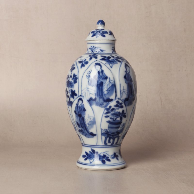 清康熙 青花仕女圖蓋罐 | Santos Collection | A Chinese blue and white 'ladies' jar and cover, Qing dynasty, Kangxi period - 图14