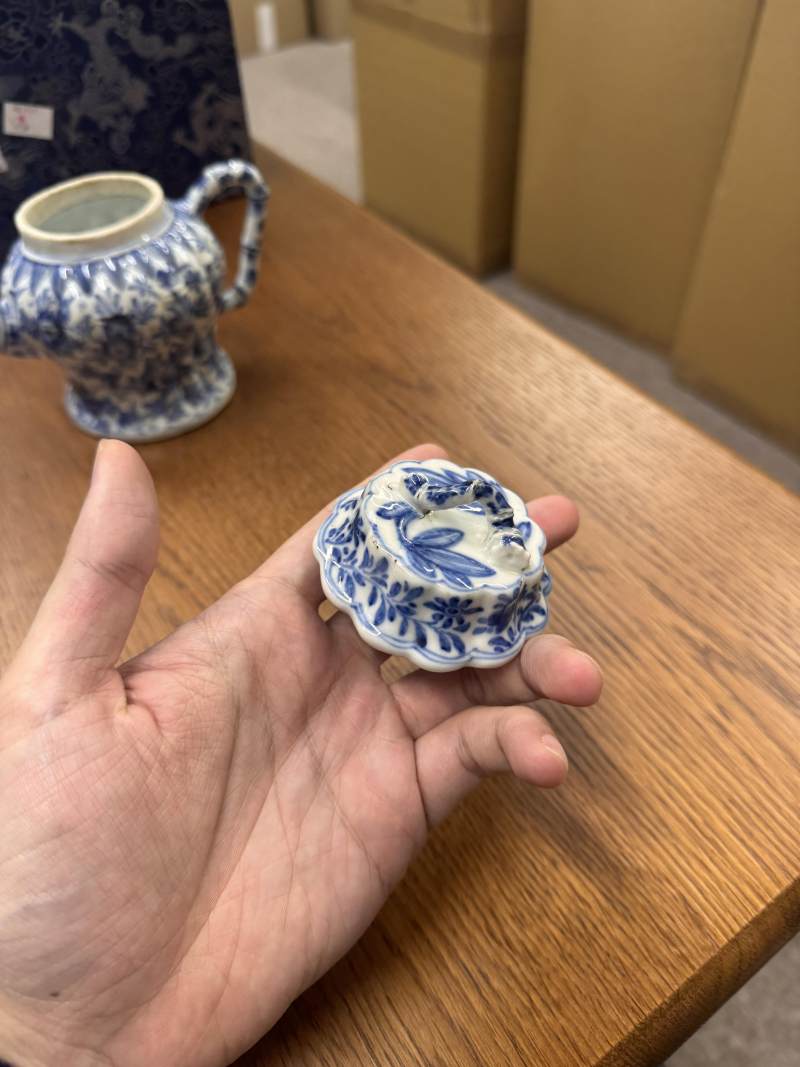 清康熙 青花竹節紋茶蓋壺 | Santos Collection | A fine Chinese blue and white 'bamboo' teapot and cover, Qing dynasty, Kangxi period - 图2