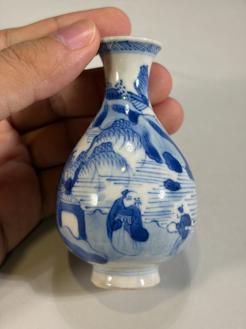 清康熙 青花山水人物小玉壶春瓶 - 图2