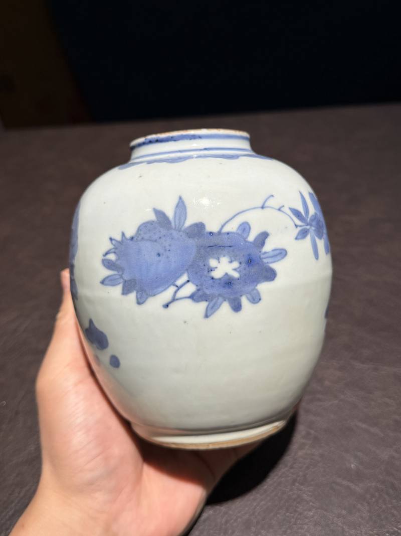 清顺治 青花洞石图罐 - 图5