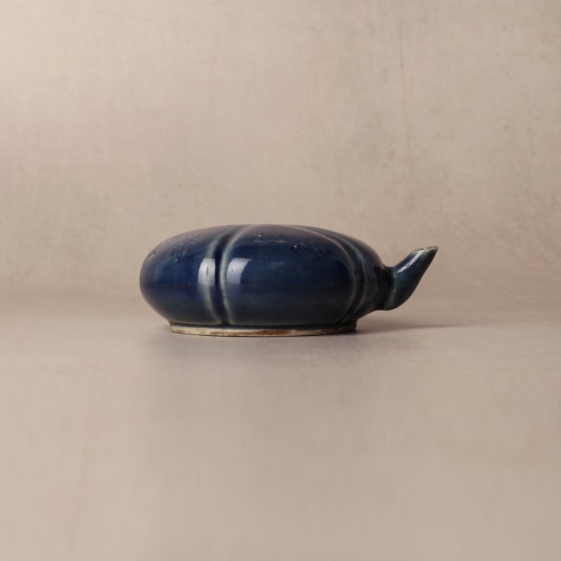 清十八世紀 藍釉水滴 | Santos Collection | A Chinese monochrome blue-glazed water dropper, Qing dynasty, 18th century - 图2