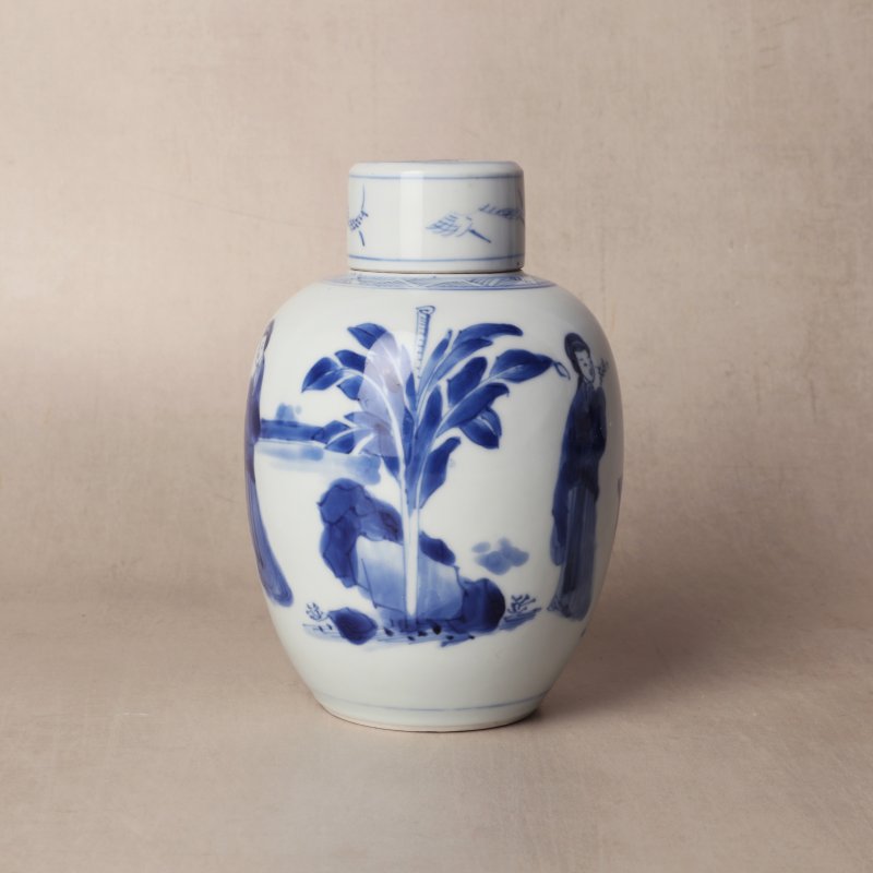 清康熙 青花仕女圖蓋罐 | Santos Collection | A Chinese blue and white 'ladies' jar and cover, Qing dynasty, Kangxi period - 图10