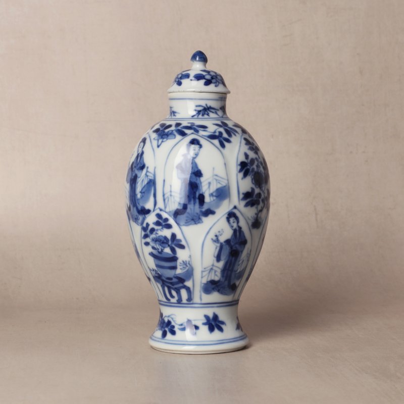 清康熙 青花仕女圖蓋罐 | Santos Collection | A Chinese blue and white 'ladies' jar and cover, Qing dynasty, Kangxi period - 图15