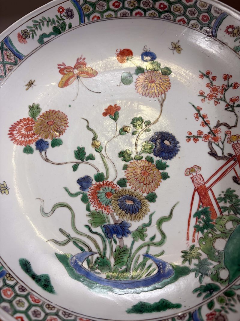 清康熙 五彩蝶恋花纹盘 - 图3